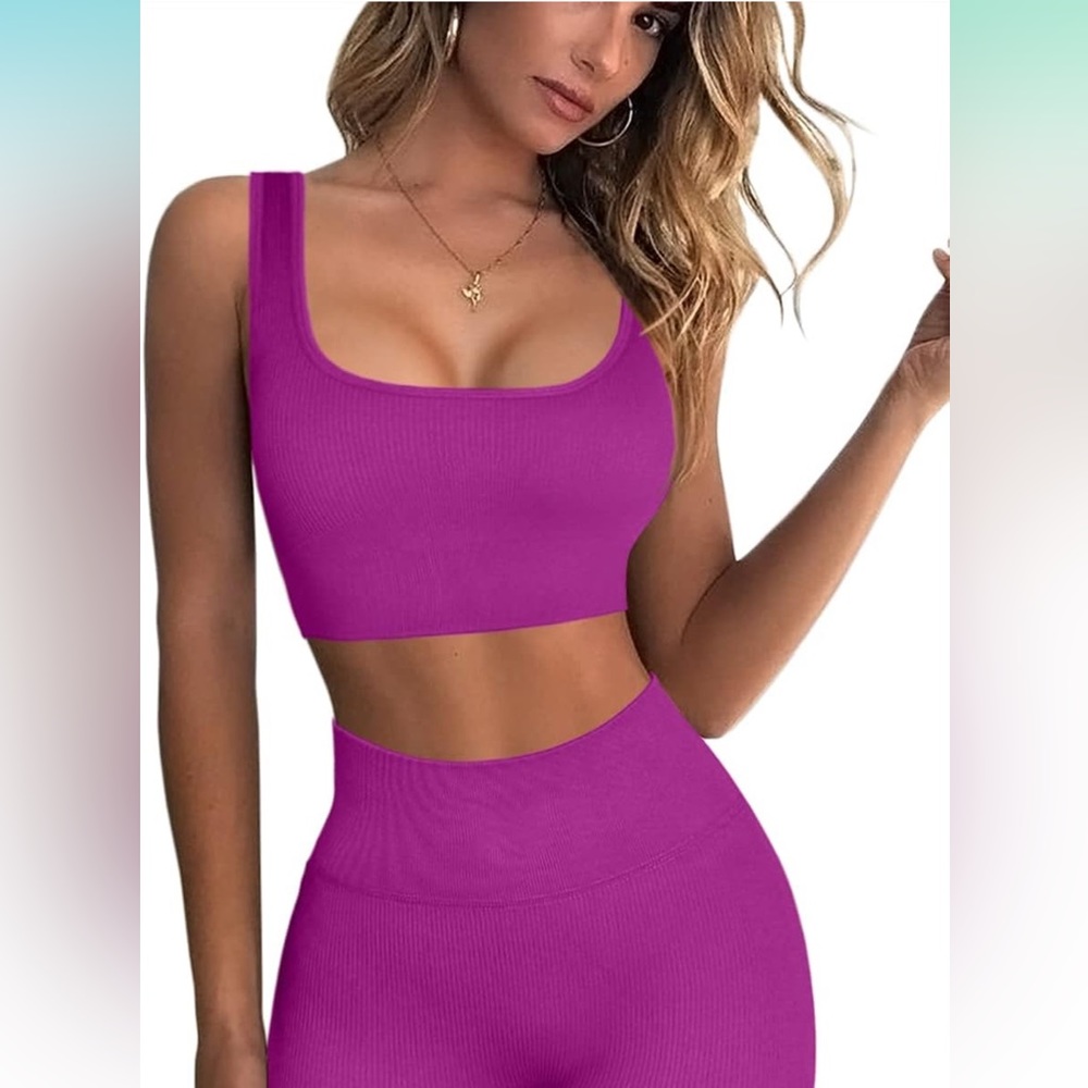 Two piece work out set. High waist. Ribbed.